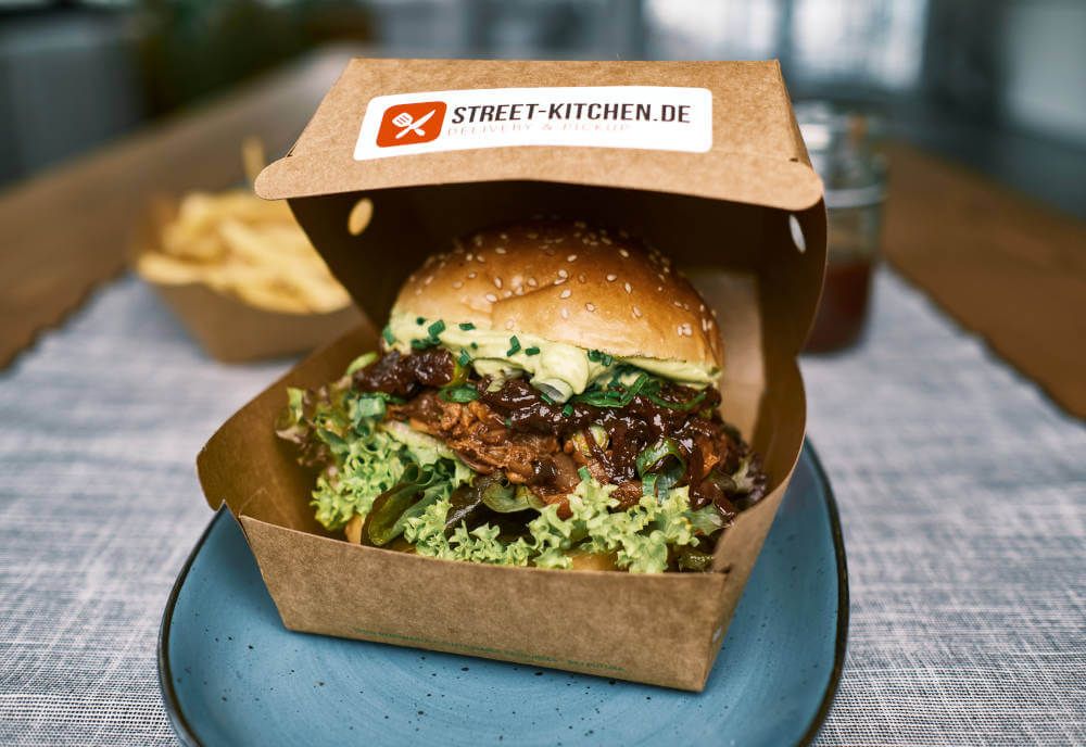 Ein frisch gemachter Streetfood Burger für Kölner Catering Event